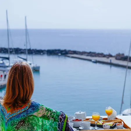 Notos Therme And By Mr And Mrs White 4* ヴリハーダ