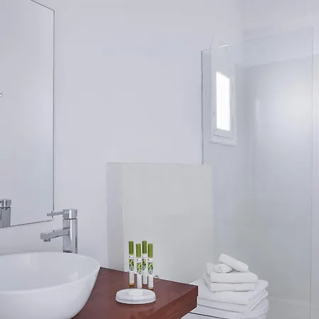 ホテル Notos Therme And By Mr And Mrs White ヴリハーダ
